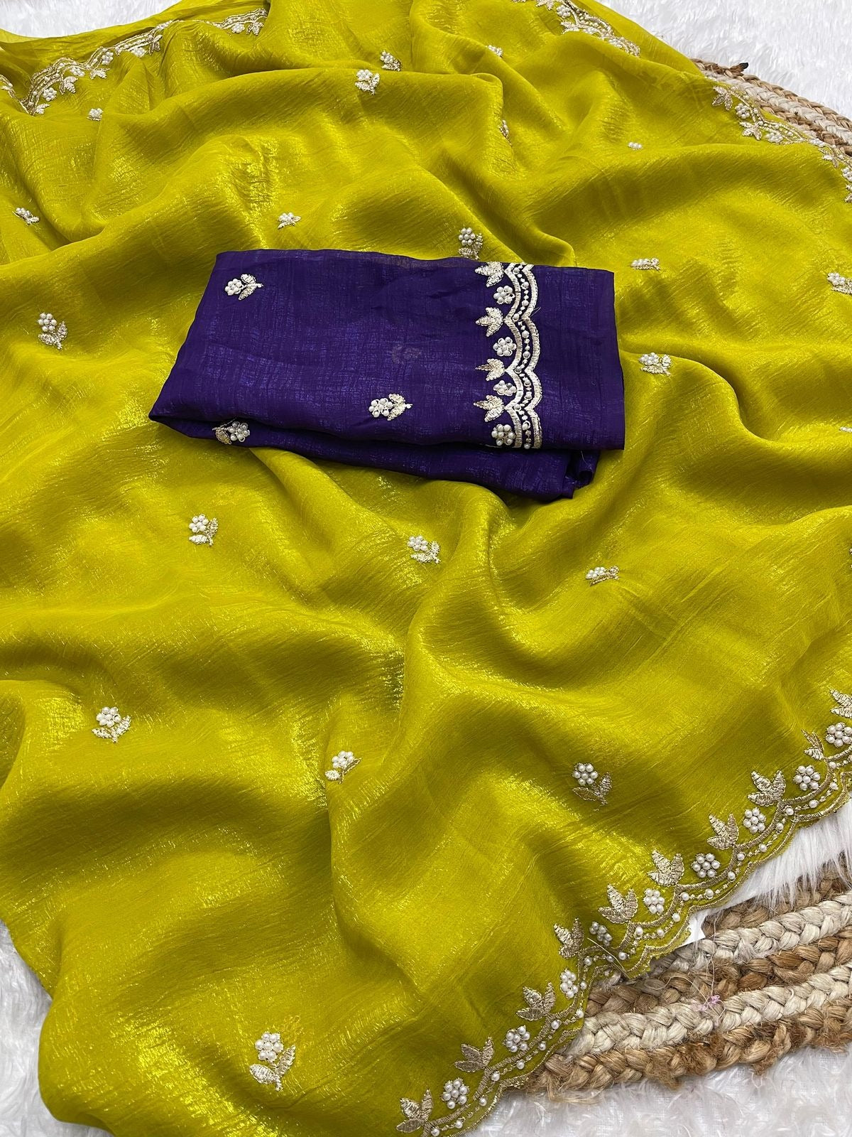 Women's new Crush Chiffon Handwork Saree