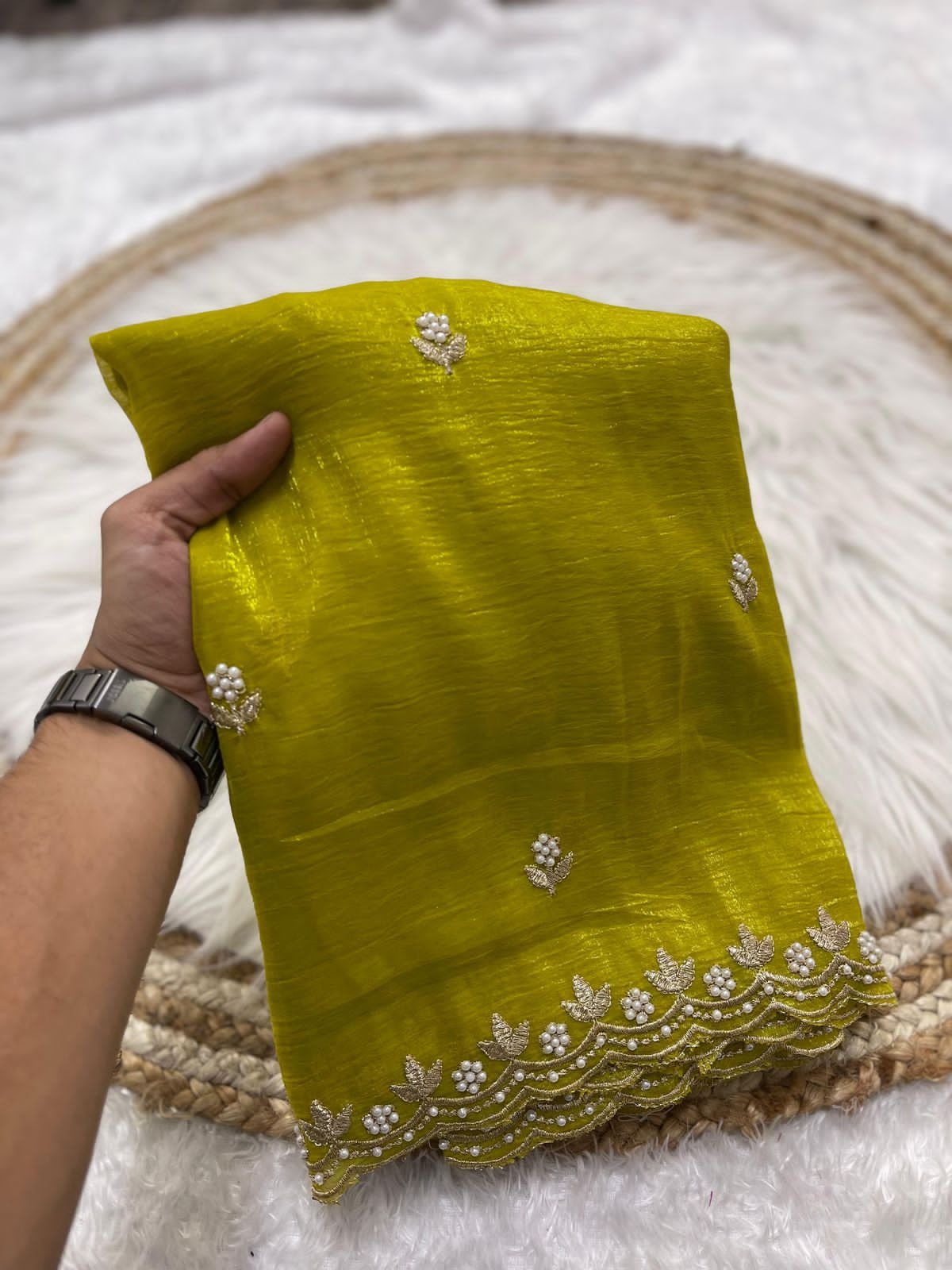 Women's new Crush Chiffon Handwork Saree