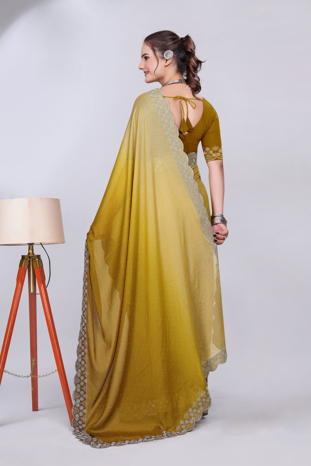 New Peding heavy georgette saree with boutiful work with blouse