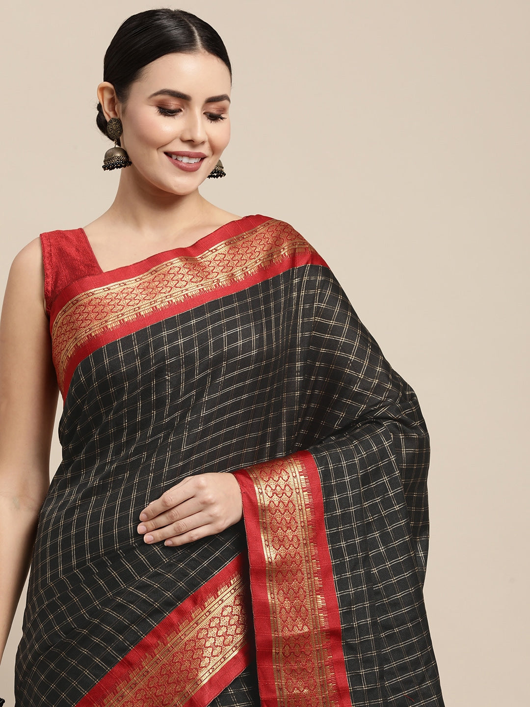 Checks Saree with Blouse Piece