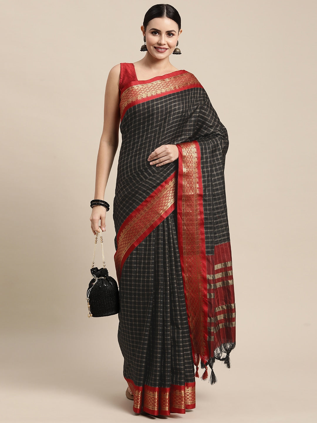 Checks Saree with Blouse Piece
